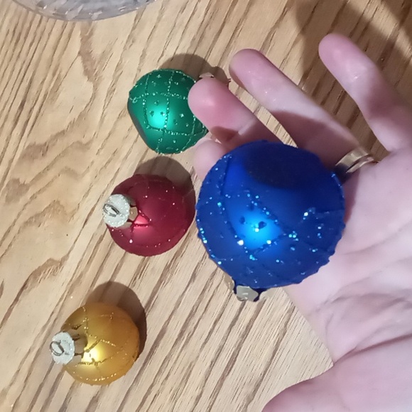 VINTAGE CHRISTMAS PLACE CARD HOLDERS ORNAMENTS - Picture 7 of 12